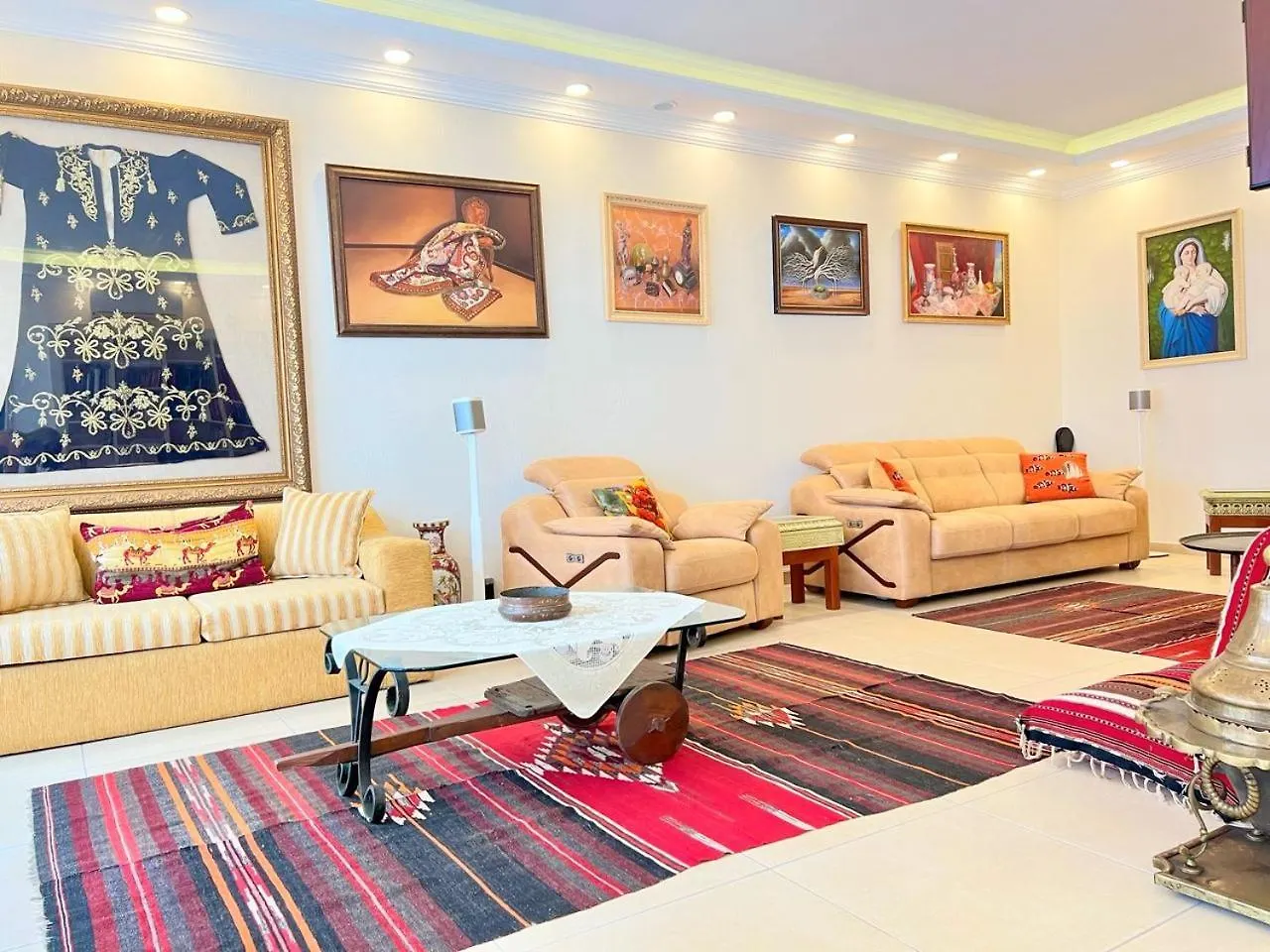 Centrally Located Very Large Villa W Pool Jakuz And Car Park Fethiye