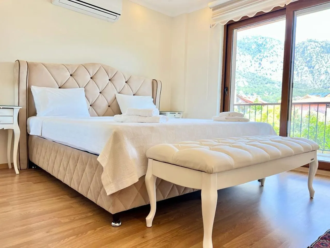 Centrally Located Very Large Villa W Pool Jakuz And Car Park Fethiye