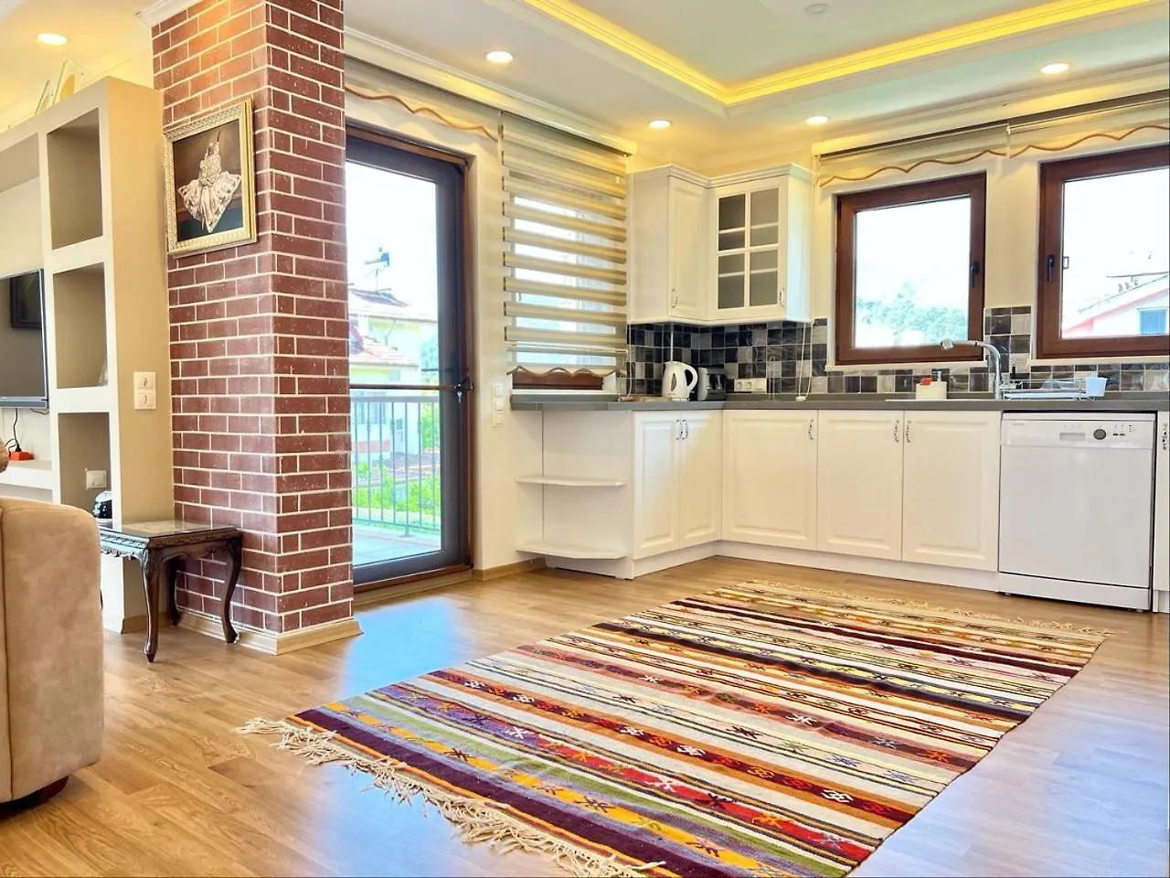 Centrally Located Very Large Villa W Pool Jakuz And Car Park فتحية 0*,  تركيا