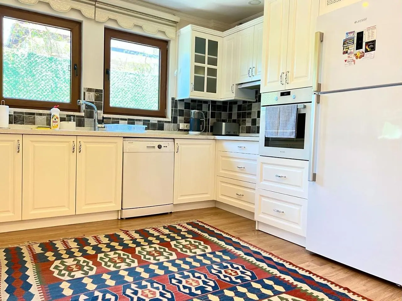 Centrally Located Very Large Villa W Pool Jakuz And Car Park فتحية