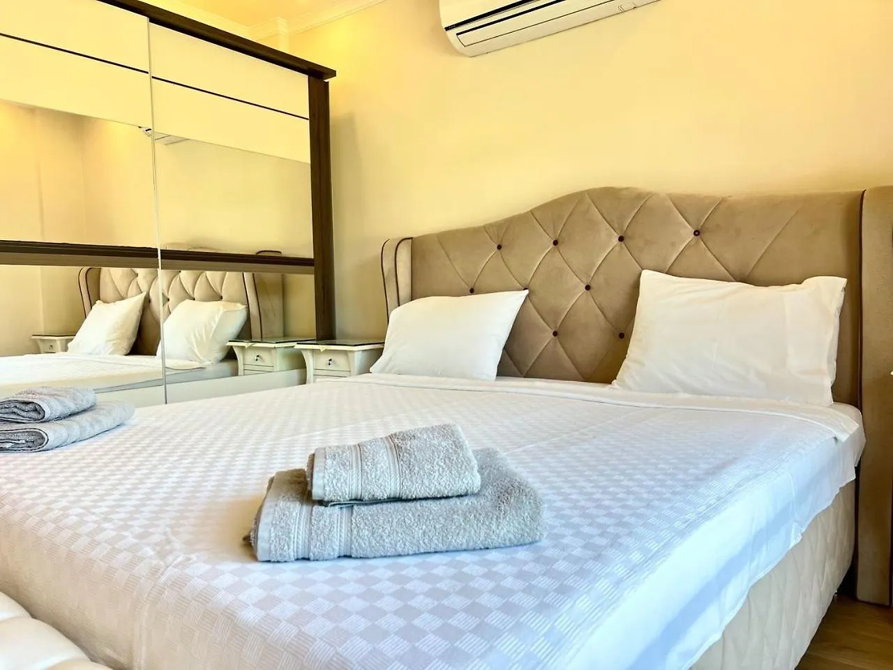 Centrally Located Very Large Villa W Pool Jakuz And Car Park Fethiye