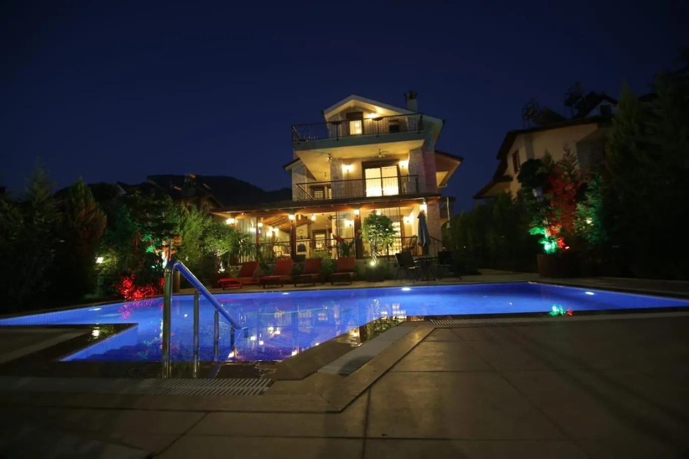 Centrally Located Very Large Villa W Pool Jakuz And Car Park Fethiye
