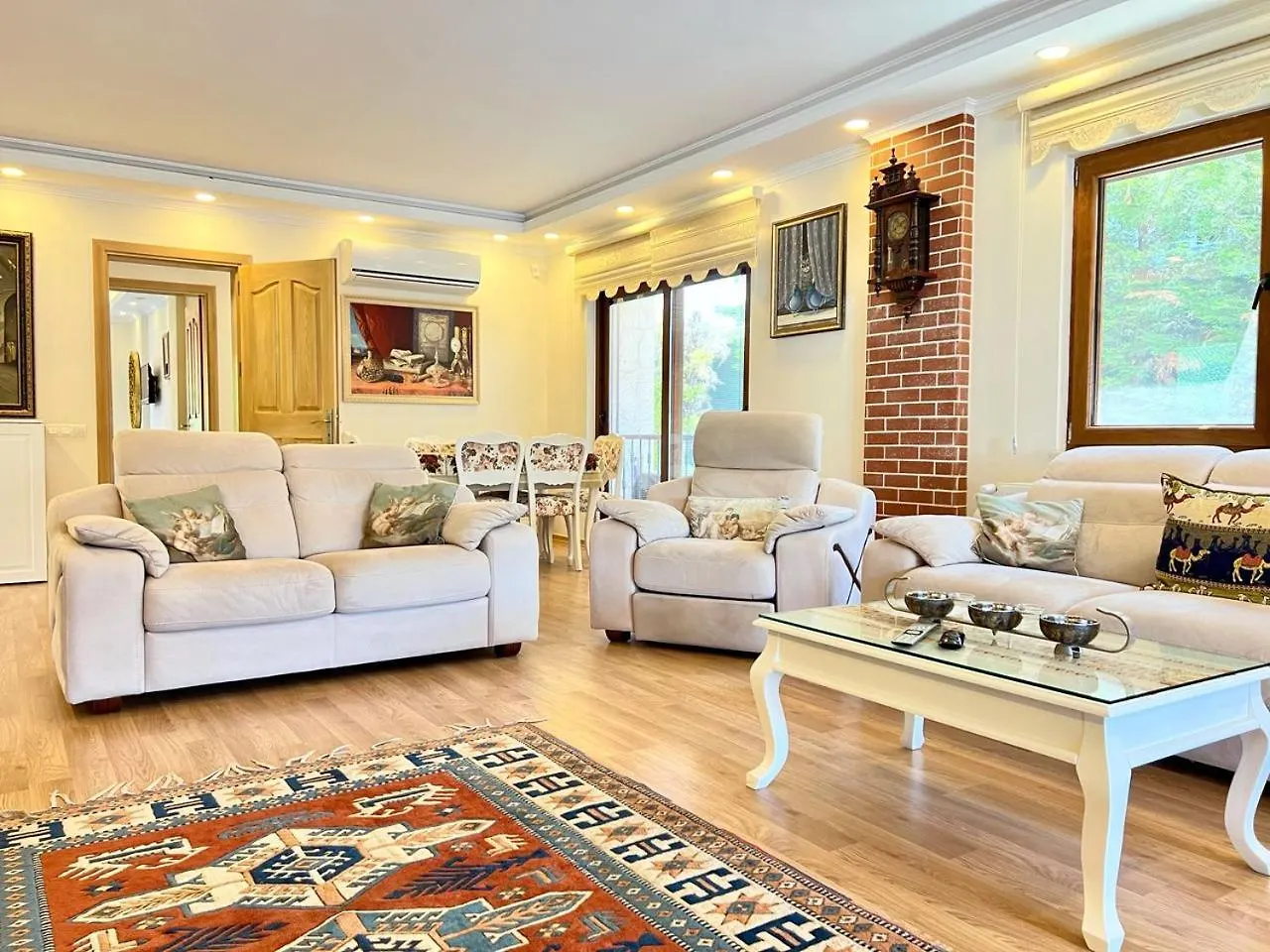 Centrally Located Very Large Villa W Pool Jakuz And Car Park Fethiye
