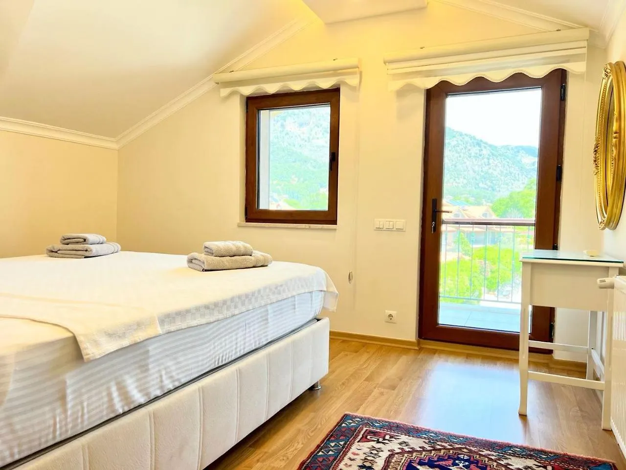 Centrally Located Very Large Villa W Pool Jakuz And Car Park Fethiye